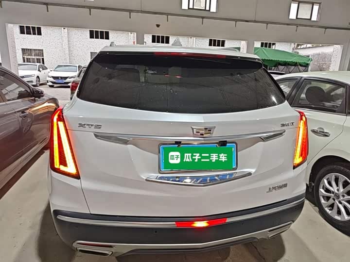 Фото 6 - Cadillac XT5