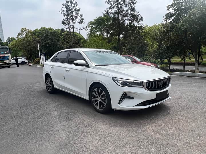 Фото 3 - Geely Emgrand