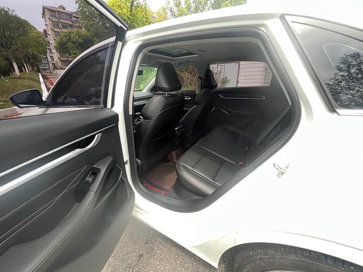 Фото 8 - Geely Emgrand