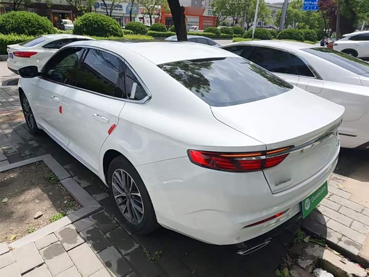 Zdjęcie 5 - Geely Preface