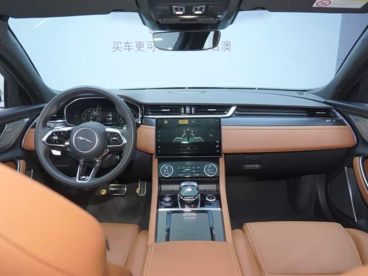 Jaguar XF L 2024 2024款 2.0T P300 四驱旗舰运动鎏金版