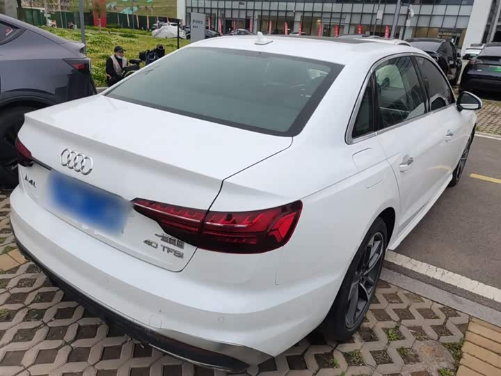 Zdjęcie 7 - Audi A4L