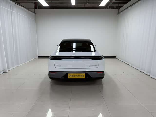 Geely Galaxy Starshine 8 EM-i 2025 2025款 130km EM-i 尊贵版