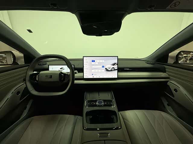 Geely Galaxy Starshine 8 EM-i 2025 2025款 130km EM-i 尊贵版