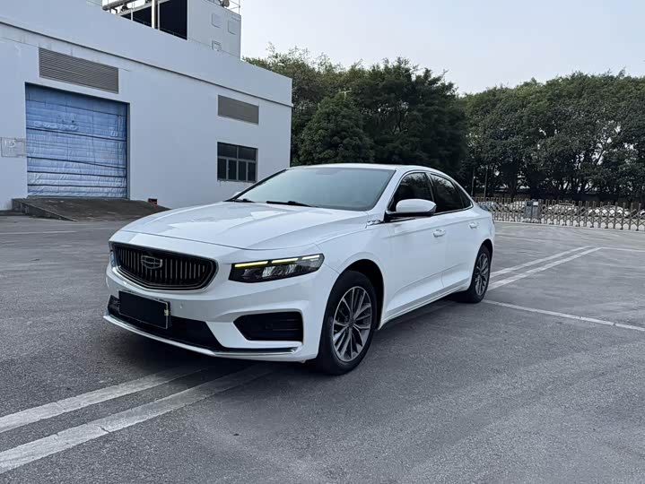 Фото 1 - Geely Preface