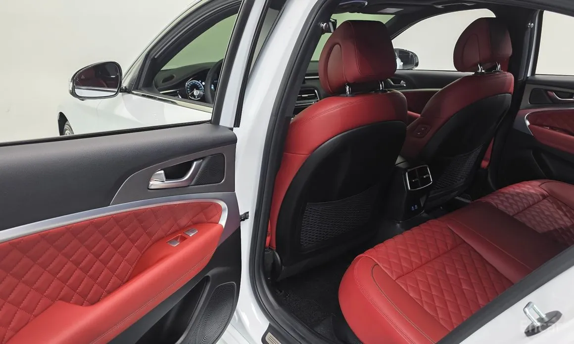 Genesis G70 2020 Gasoline 2.5T 2WD