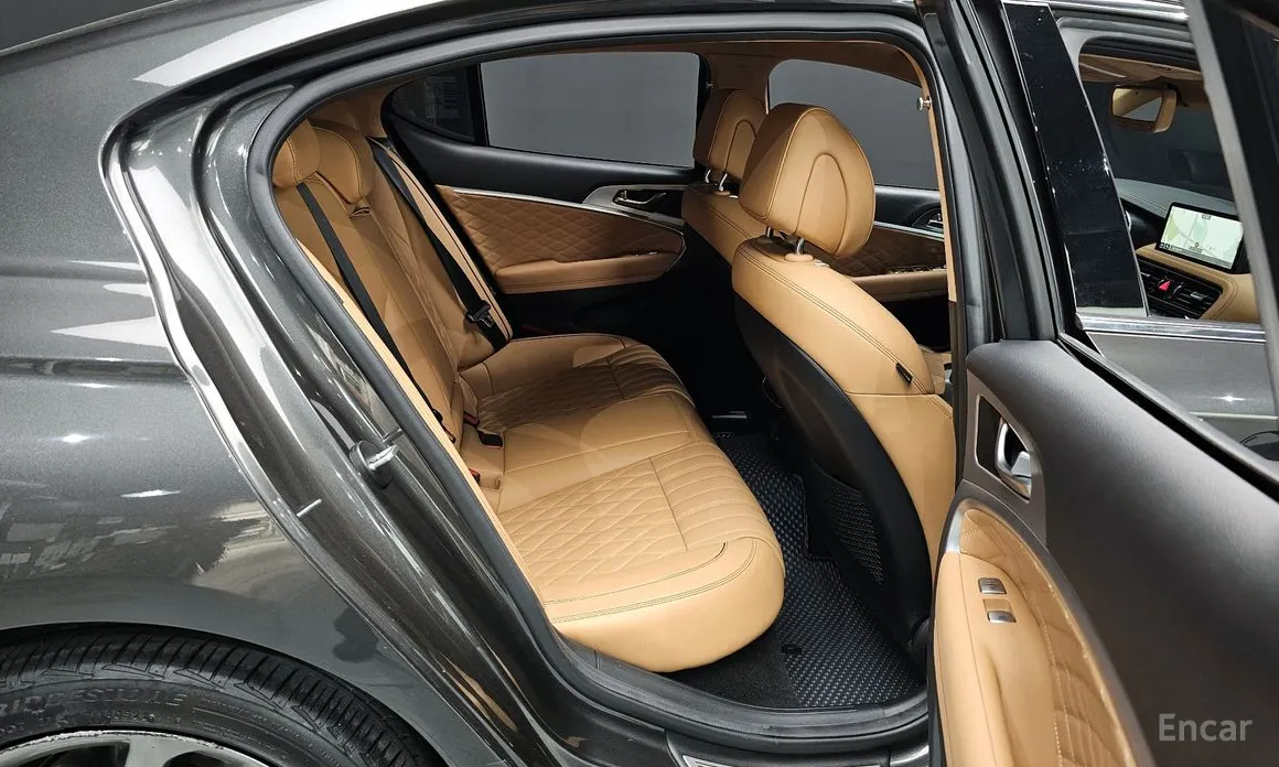 صورة 11 - Genesis G70