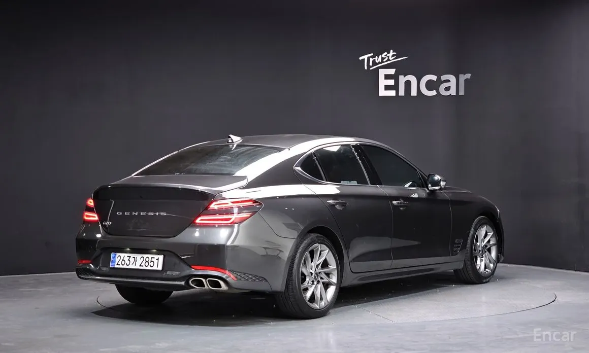 صورة 2 - Genesis G70