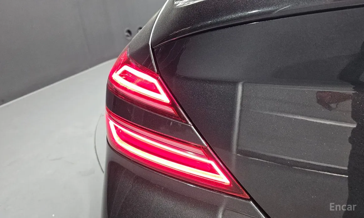 صورة 23 - Genesis G70