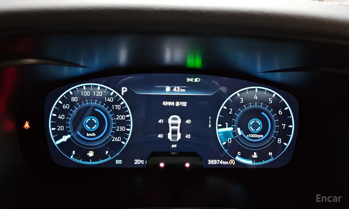 صورة 8 - Genesis G70