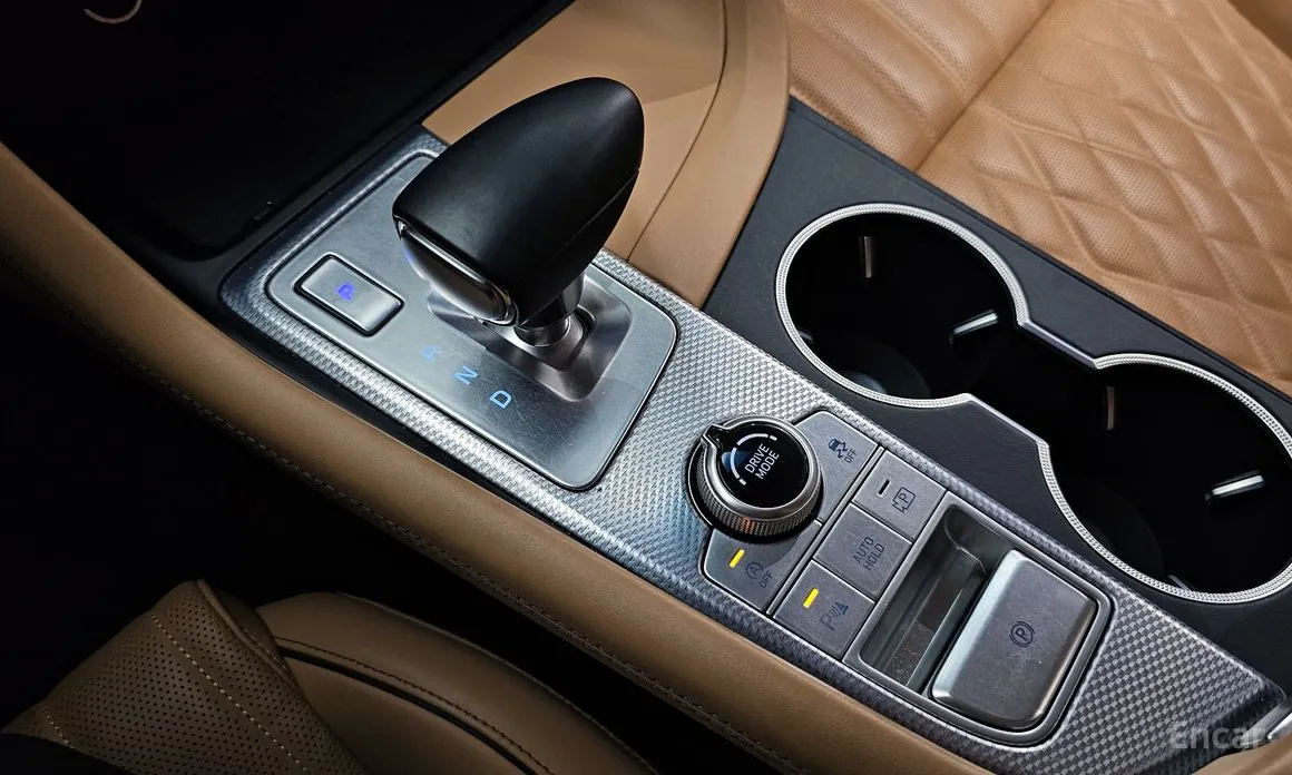 صورة 9 - Genesis G70