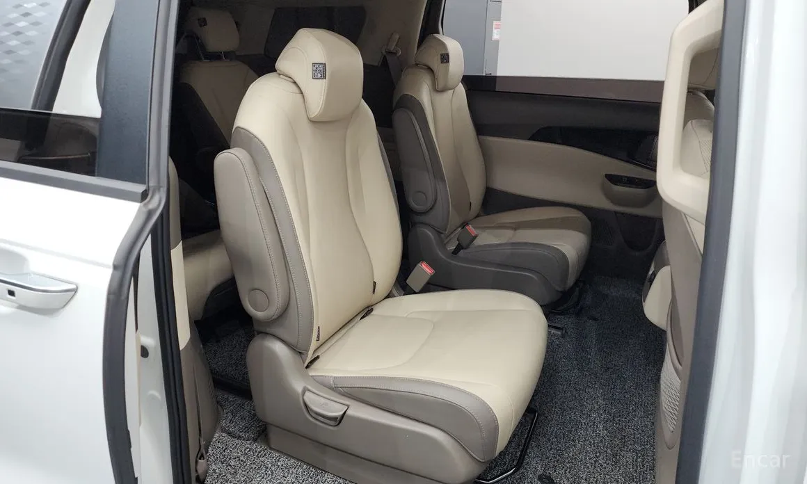 Фото 11 - Kia Carnival