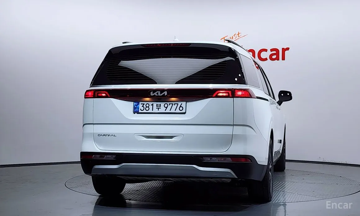 Фото 4 - Kia Carnival