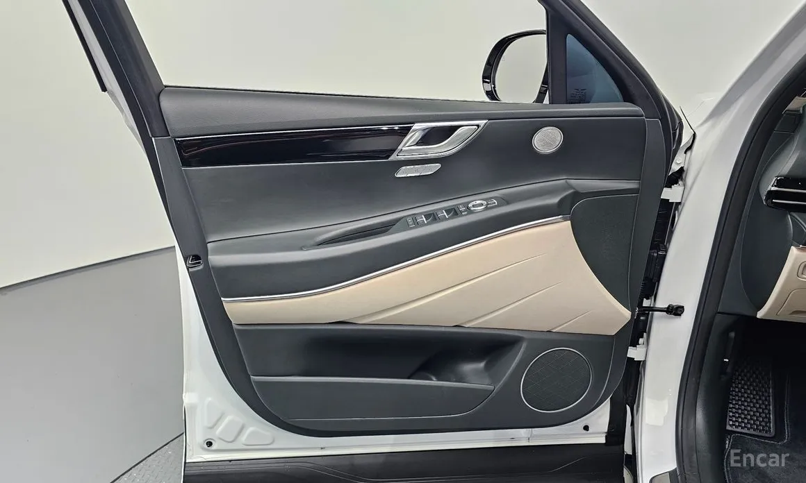 Фото 24 - Genesis GV80