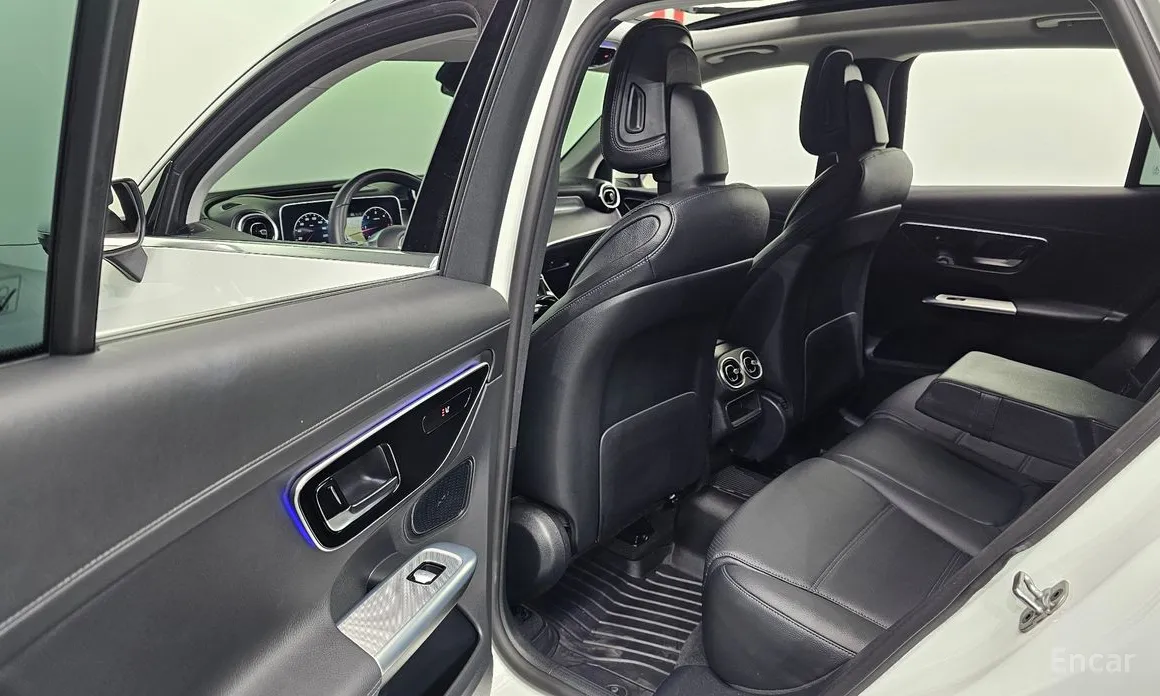 Фото 11 - Mercedes-Benz GLC-Class
