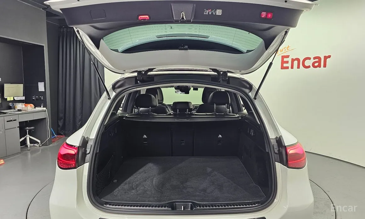 Фото 20 - Mercedes-Benz GLC-Class