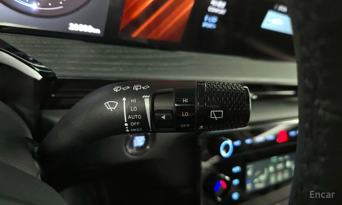 Фото 30 - Genesis GV80