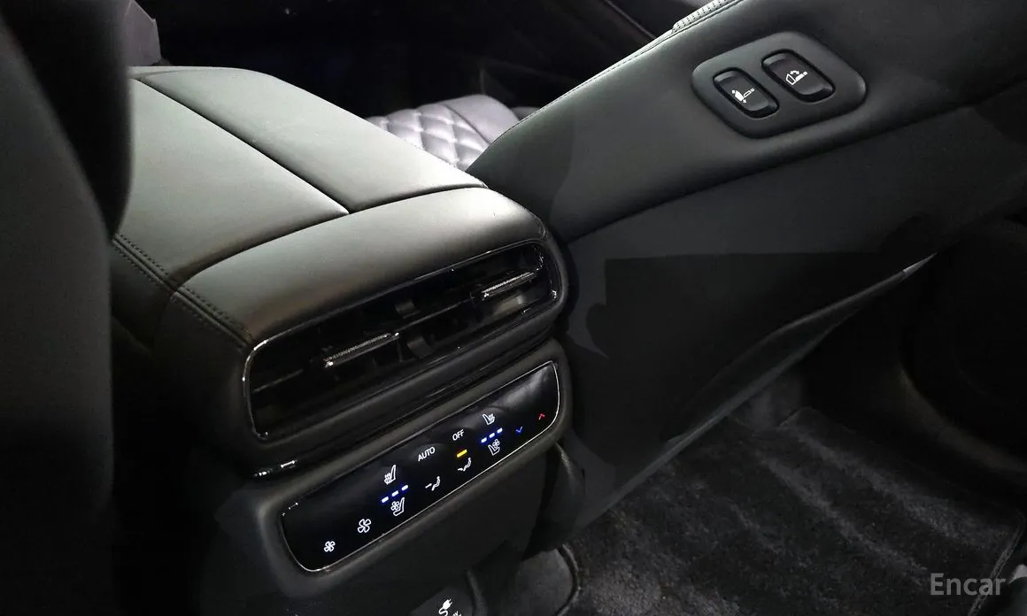 Фото 33 - Genesis GV80