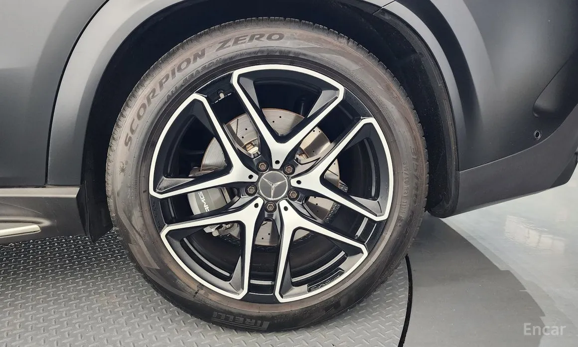 Фото 21 - Mercedes-Benz GLE-Class