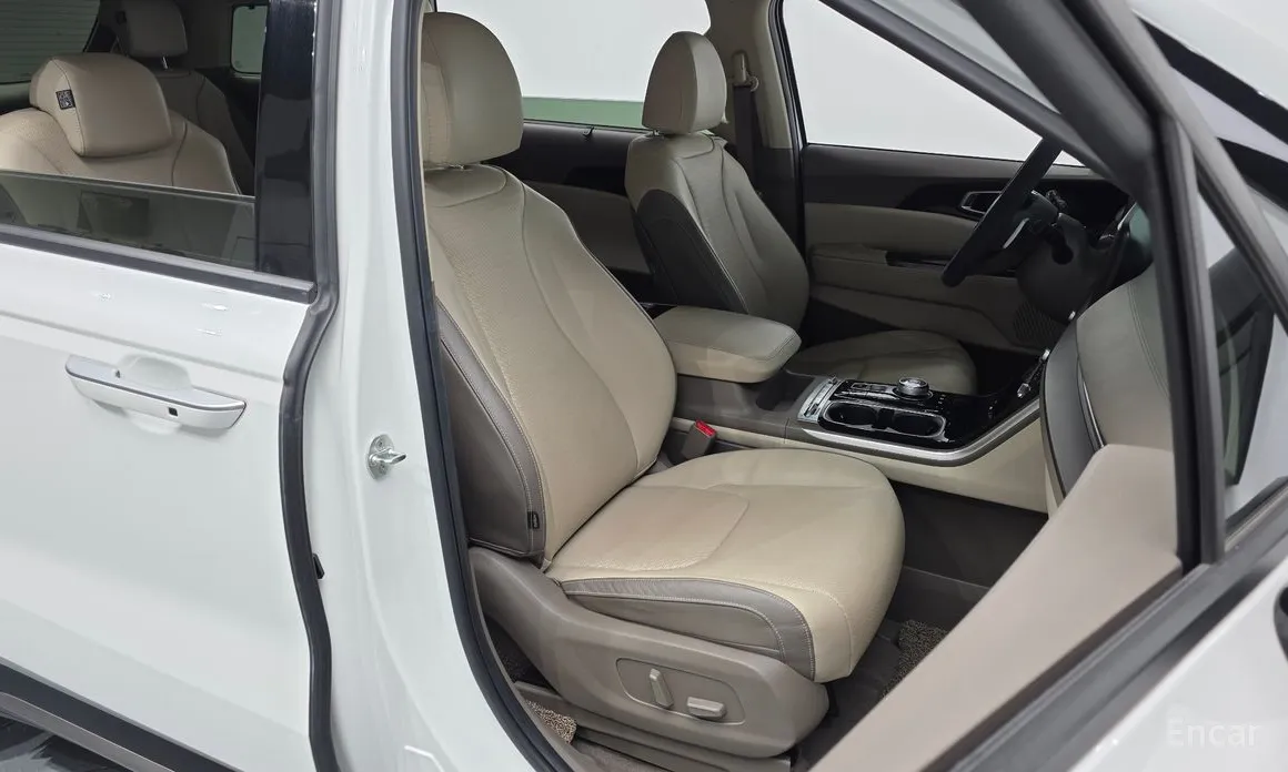 Фото 12 - Kia Carnival