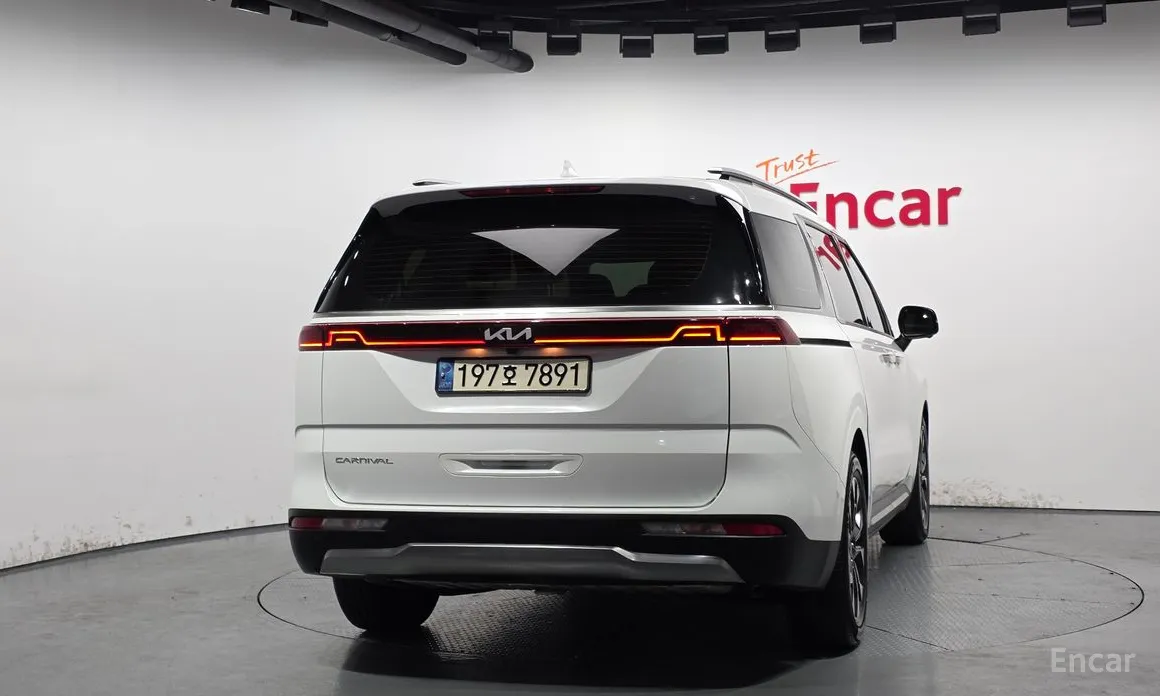 Фото 4 - Kia Carnival