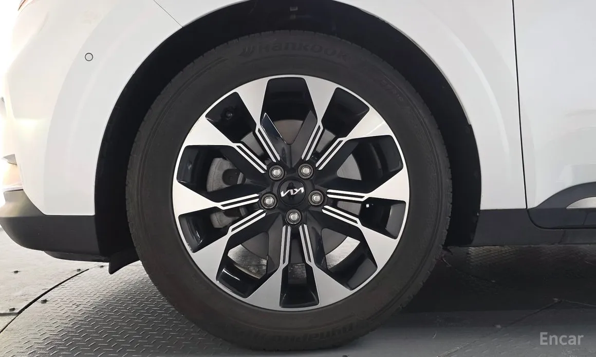 Photo 5 - Kia Carnival