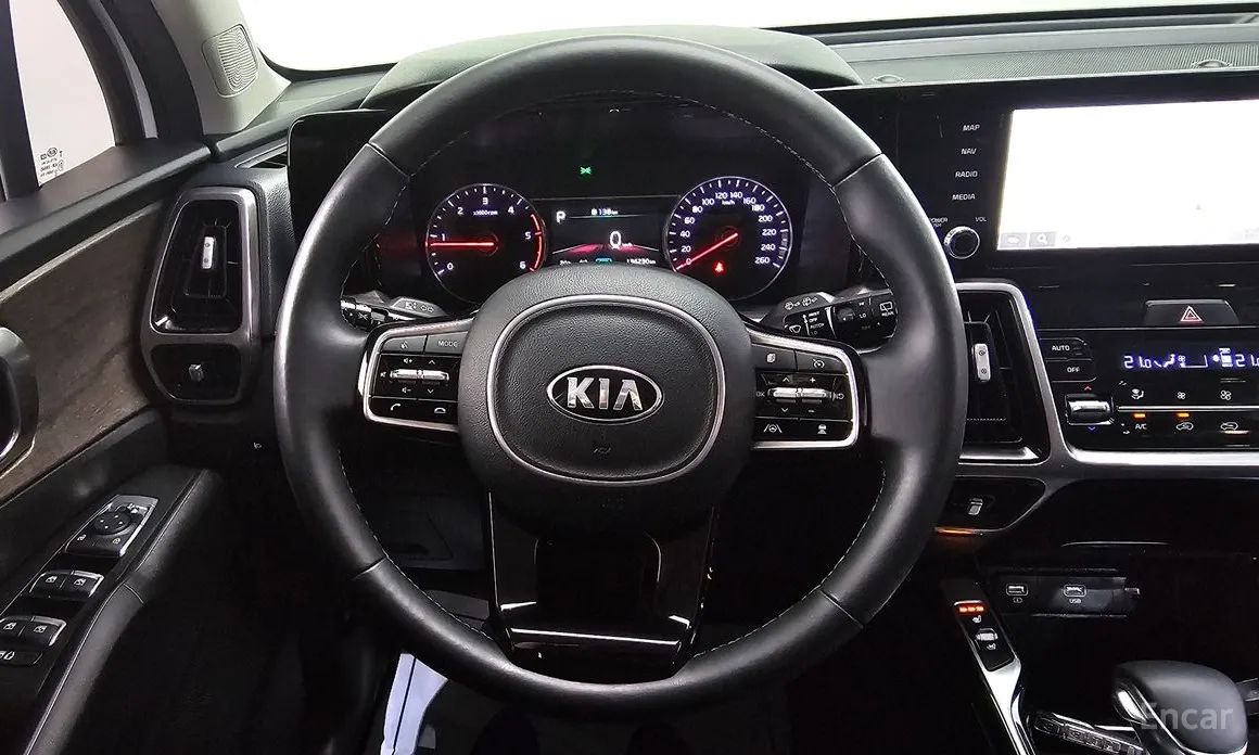 Фото 14 - Kia Sorento