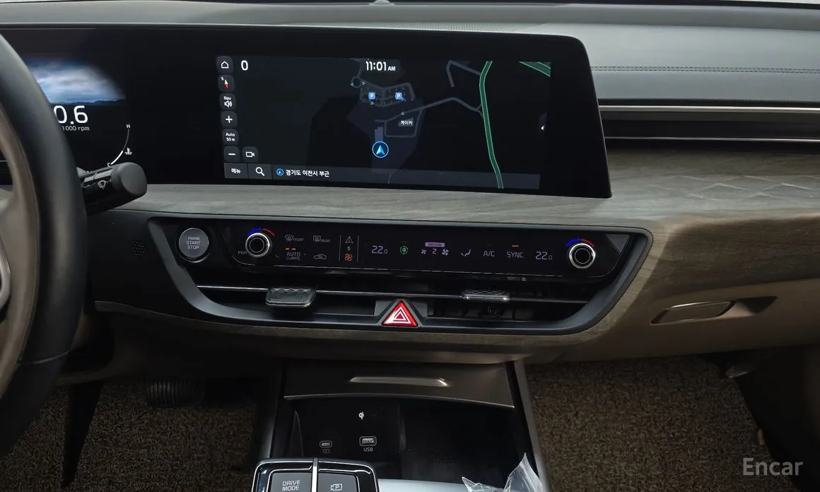 Photo 14 - Kia K8