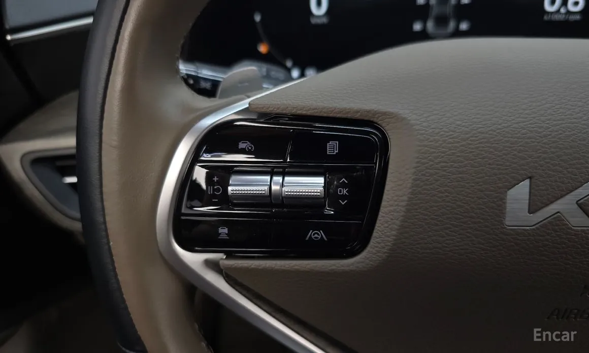Photo 17 - Kia K8