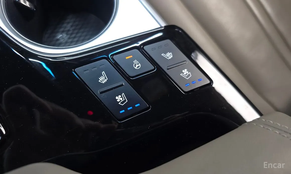 Photo 18 - Kia K8