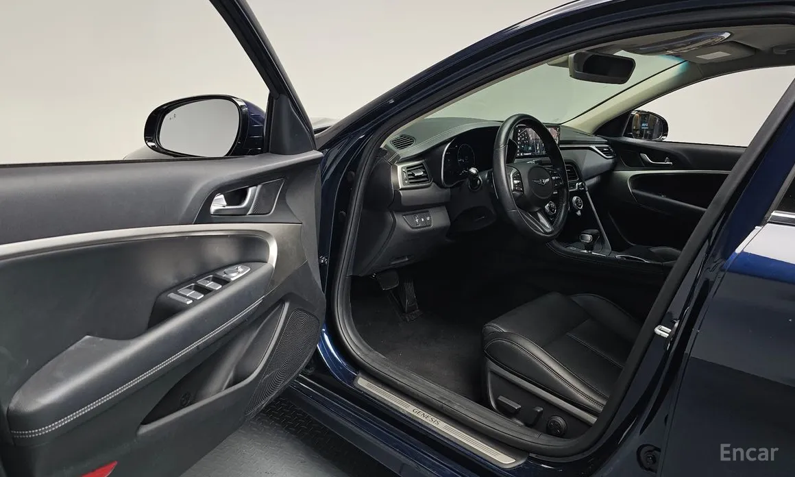 صورة 10 - Genesis G70