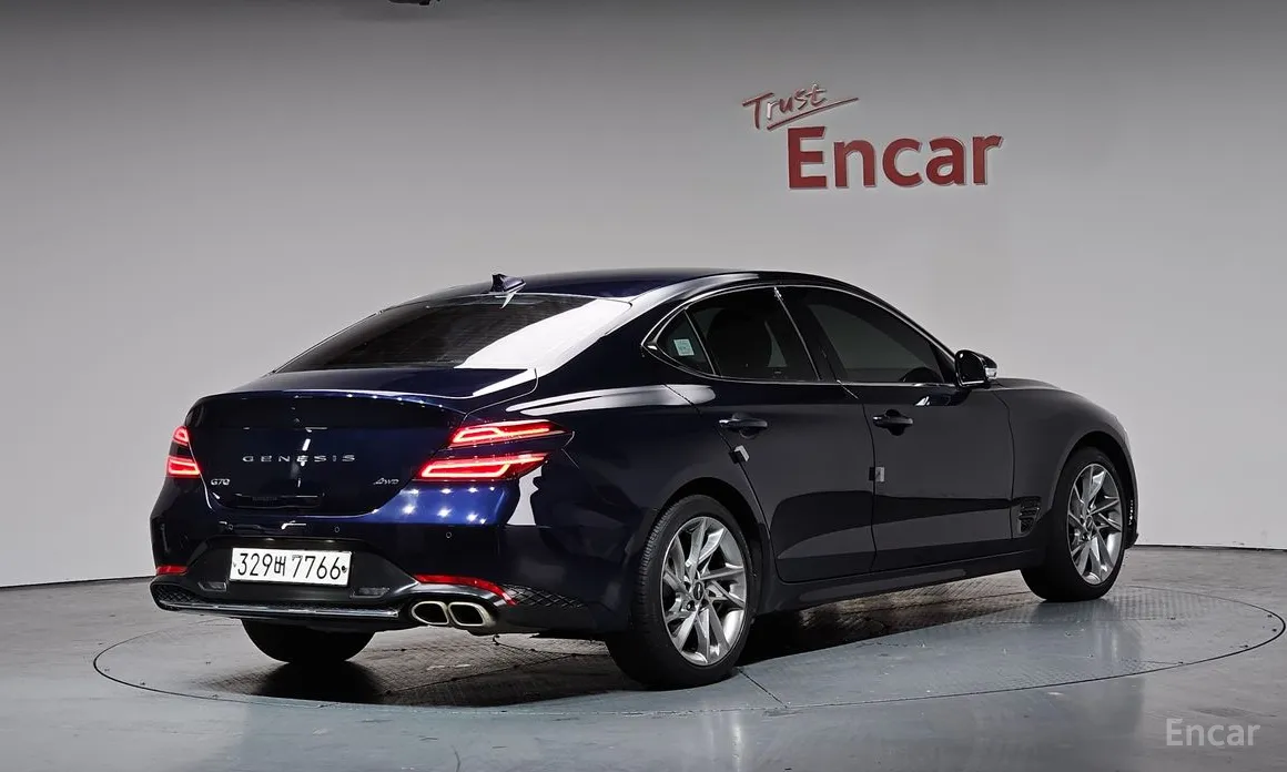 صورة 2 - Genesis G70