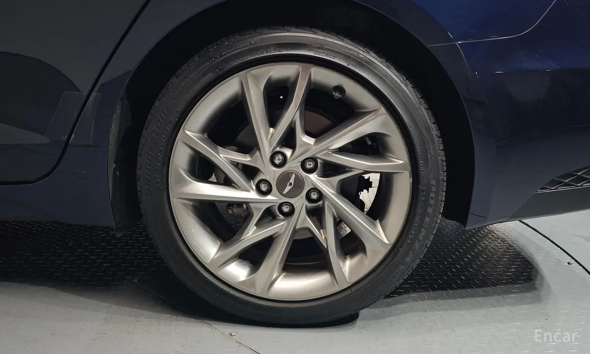 صورة 21 - Genesis G70