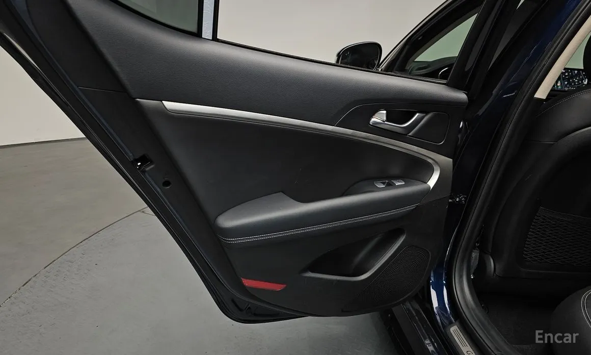 صورة 25 - Genesis G70
