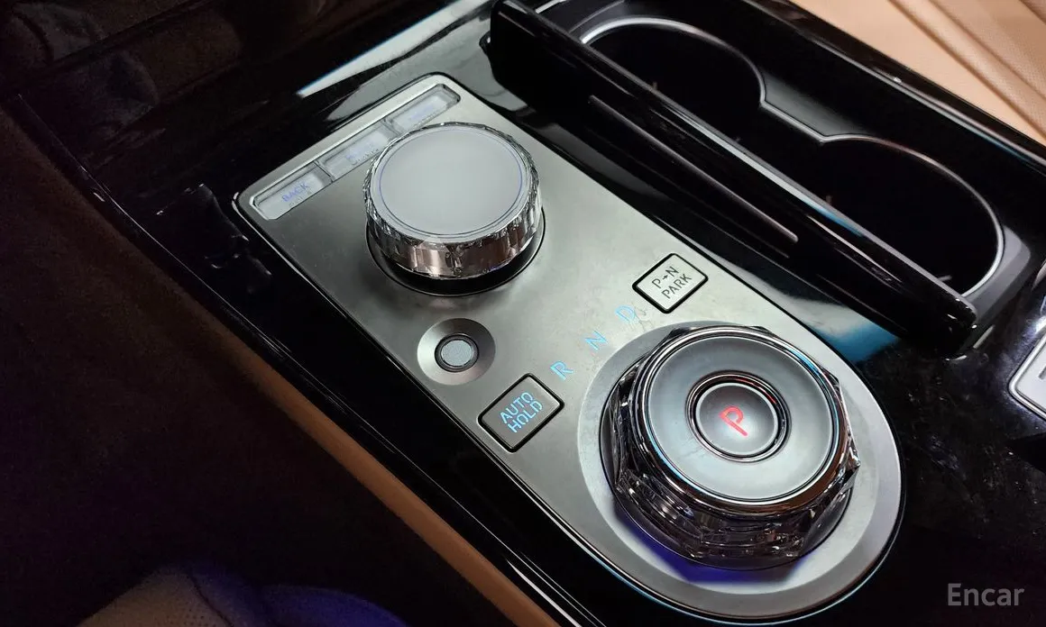 Фото 9 - Genesis G80