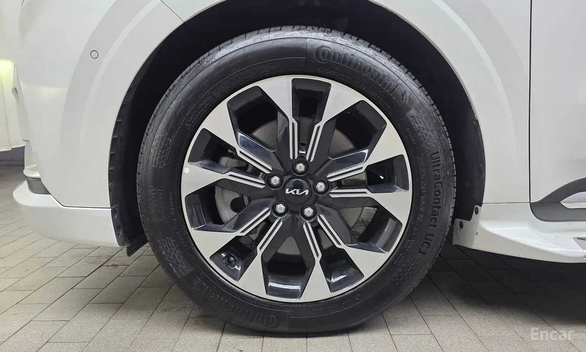 Фото 5 - Kia Carnival