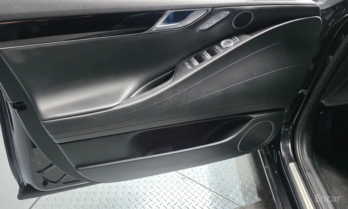 Фото 24 - Genesis G80