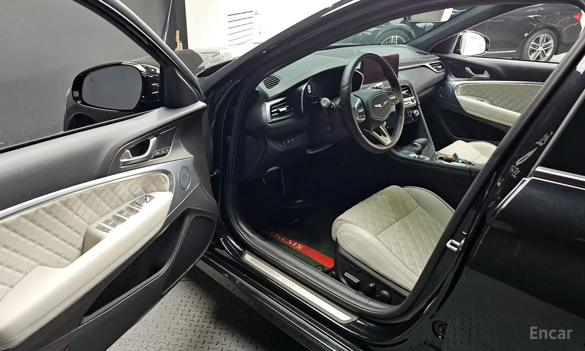 Photo 10 - Genesis G70