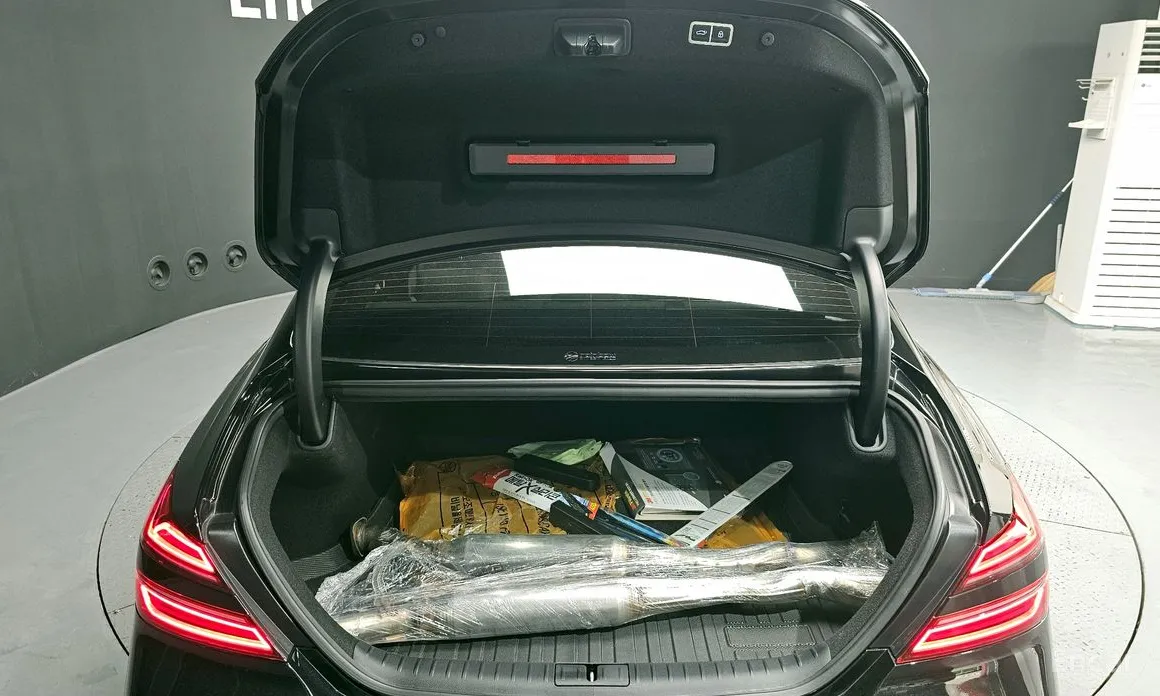 Photo 20 - Genesis G70