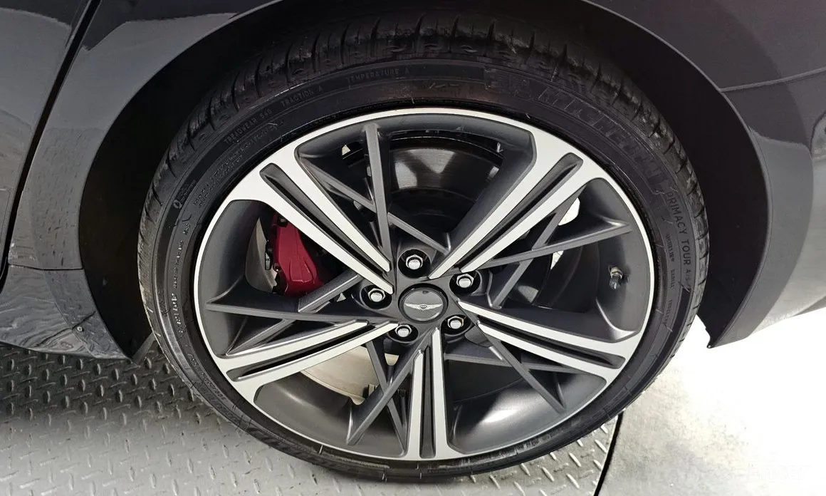 Photo 21 - Genesis G70