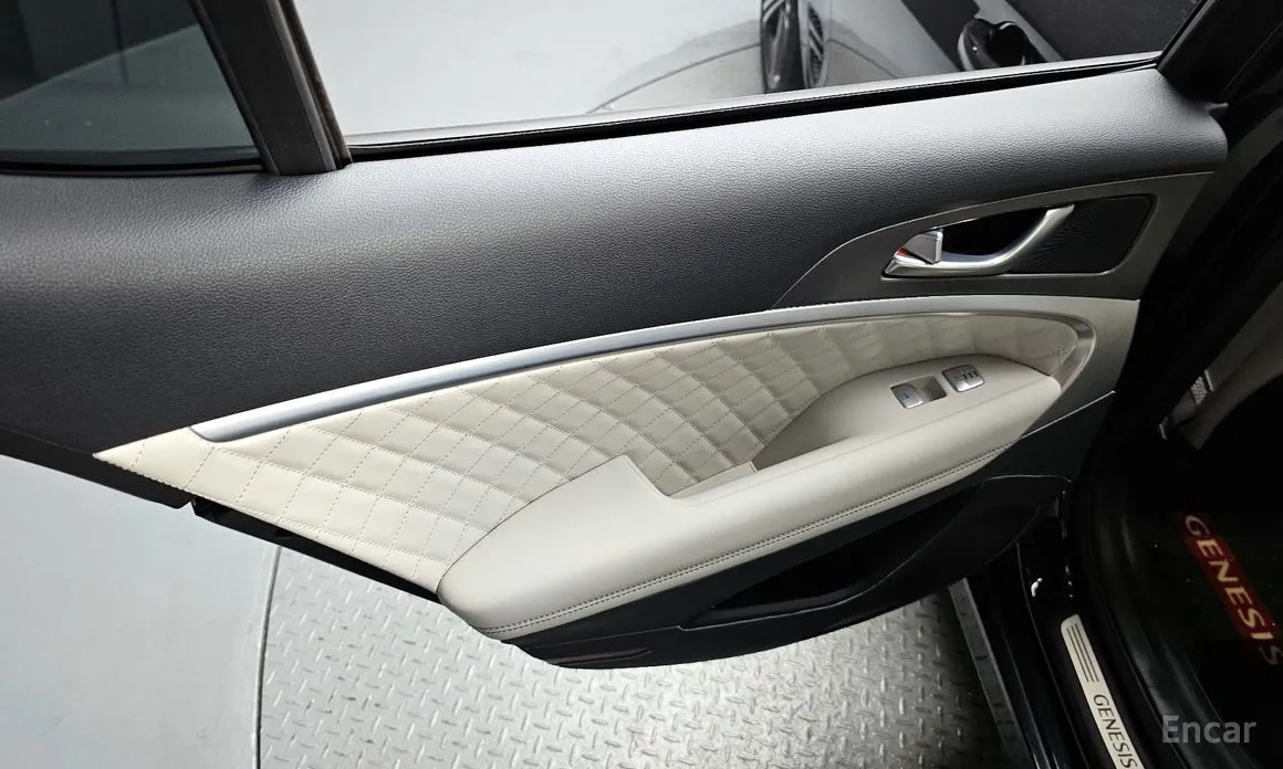 Photo 25 - Genesis G70