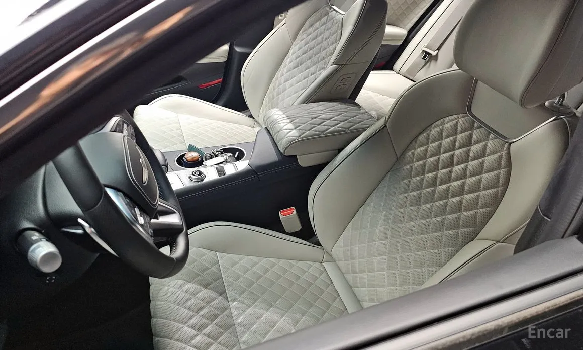 Photo 30 - Genesis G70