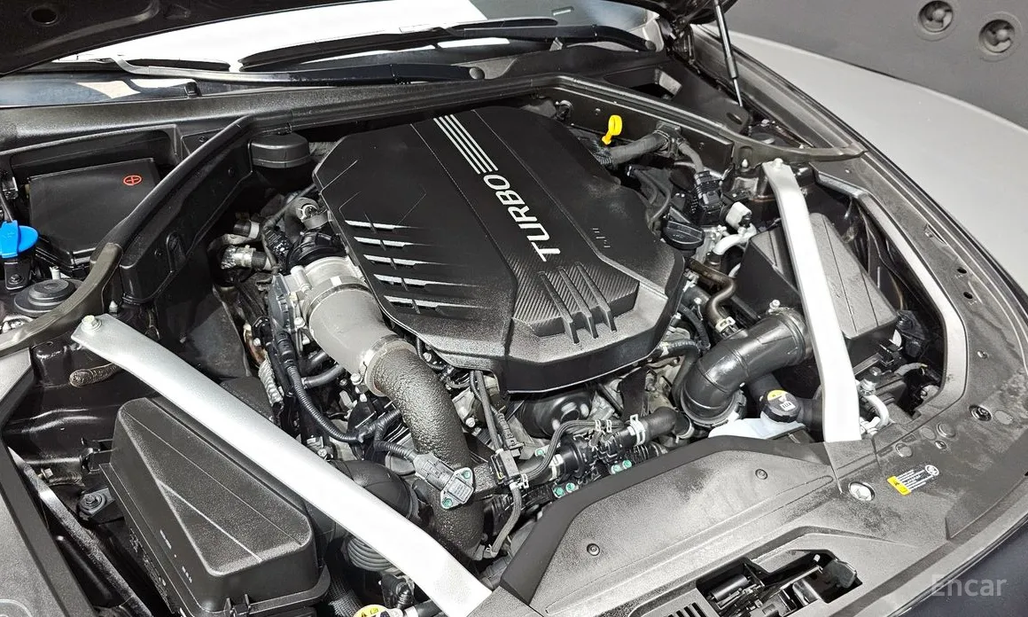 Photo 6 - Genesis G70