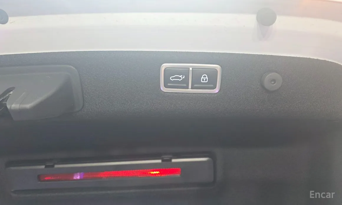Photo 13 - Genesis G70