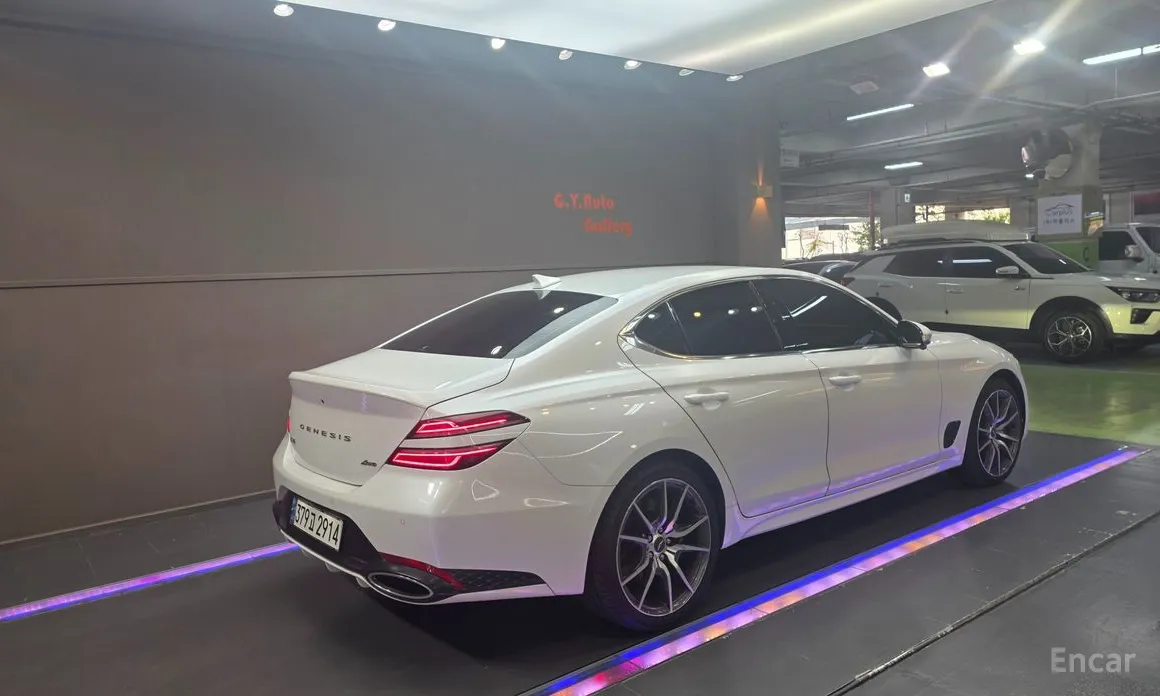 Photo 2 - Genesis G70