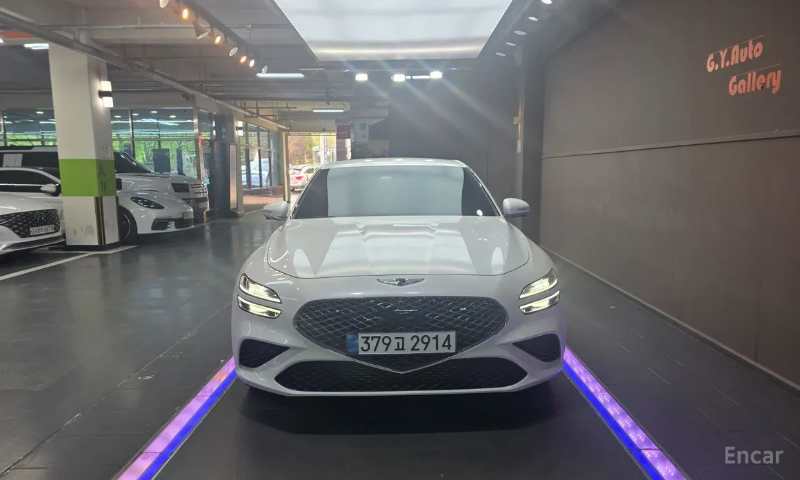 Photo 3 - Genesis G70