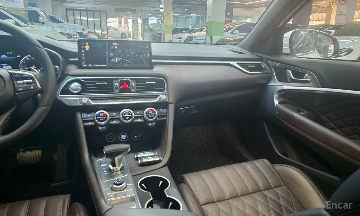 Photo 7 - Genesis G70