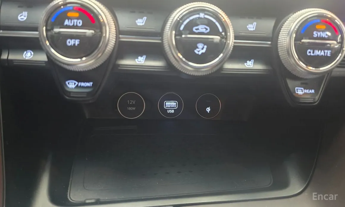 Photo 9 - Genesis G70