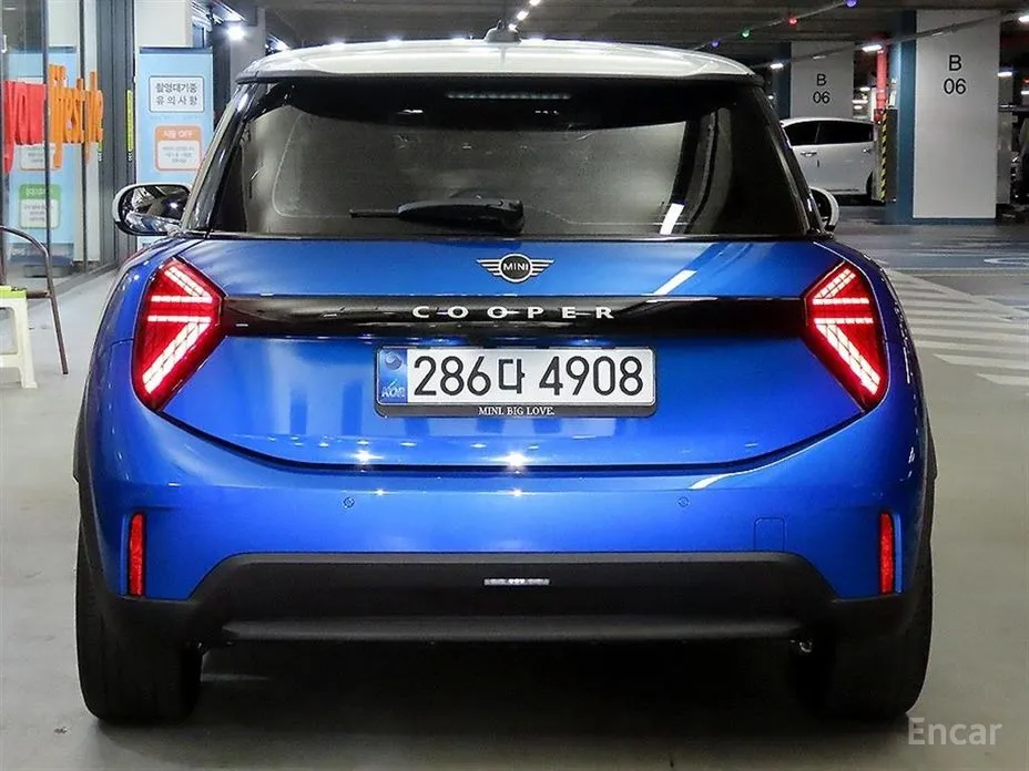 Mini Cooper 2024 Classic
