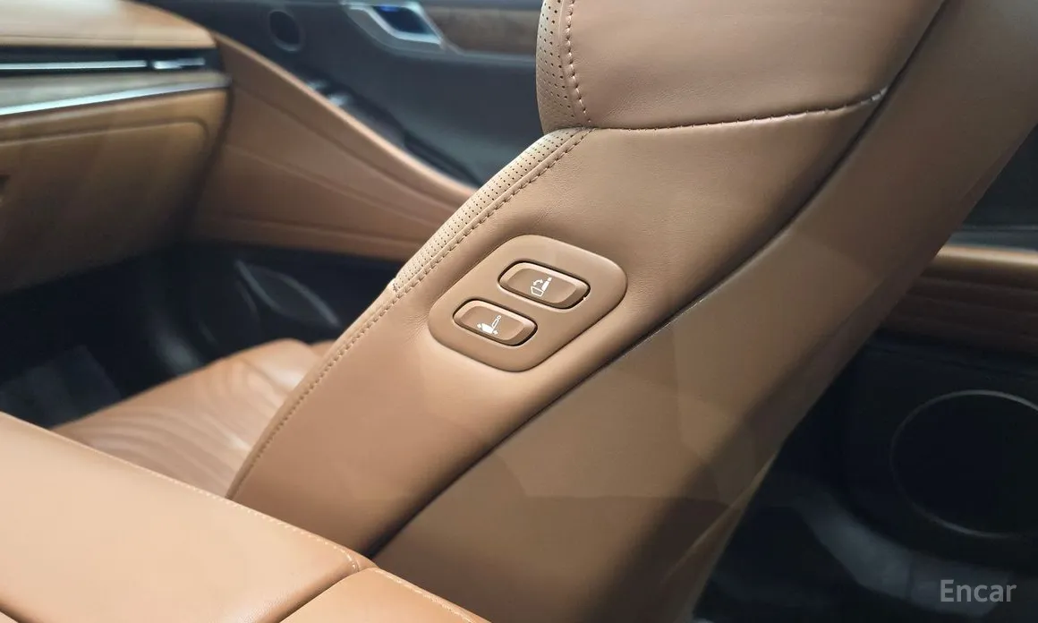 Фото 30 - Genesis G80